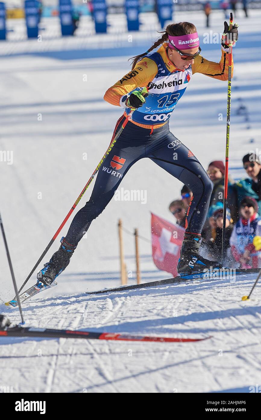 Lenzerheide, Schweiz, 29. Dezember 2019. Sofie Krehl beim Sprint Langlauf Weltcup Rennen am FIS Tour de Ski Lenzerheide 2019 en Lenzerheide. Foto de stock