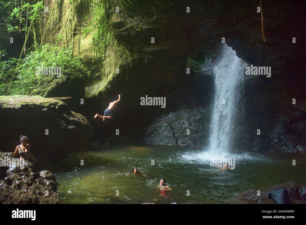 Buceo en la hermosa cueva del esplendor, Jardín, Antioquia, Colombia Foto de stock