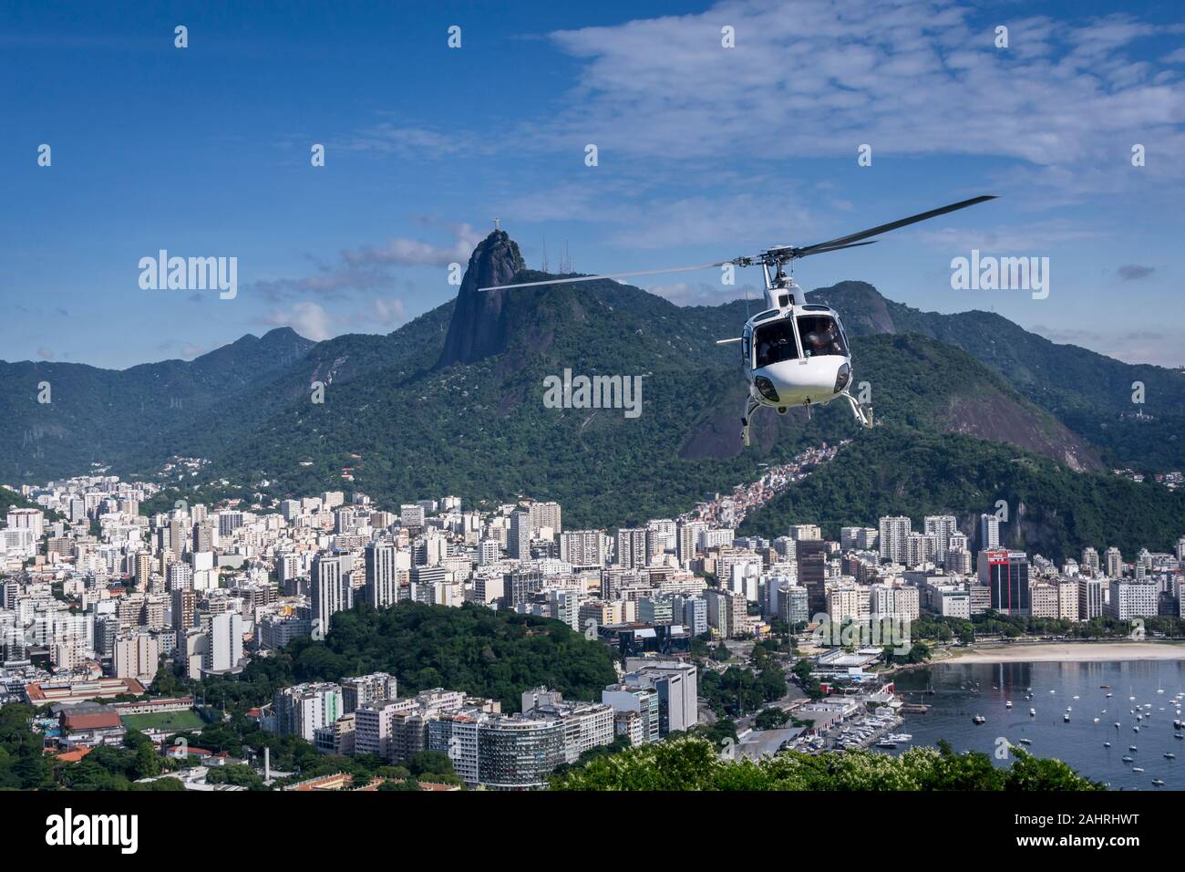 Vista aérea horizontal para tours en helicóptero a lo largo de Río de Janeiro, Brasil Brasil excursión aérea desde arriba Foto de stock