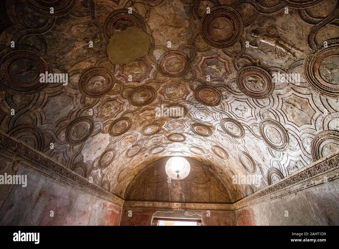 Detalle del techo en el vestíbulo de la Terme Stabiane, Pompeya, Italia  Fotografía de stock - Alamy