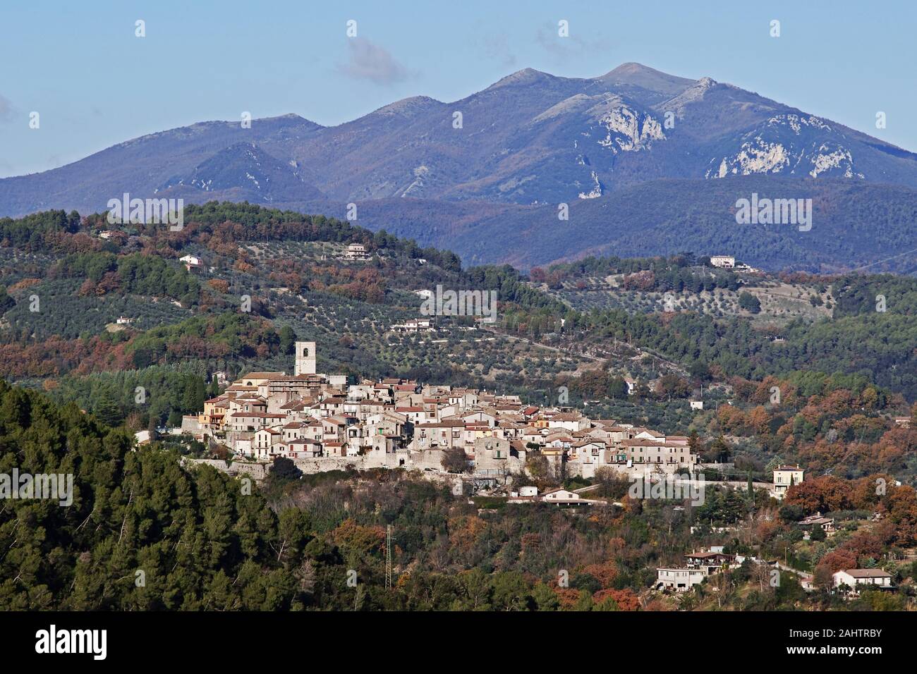 La aldea de Collestatte y la Valnerina Hills, de Terni, en Umbría, Italia Foto de stock