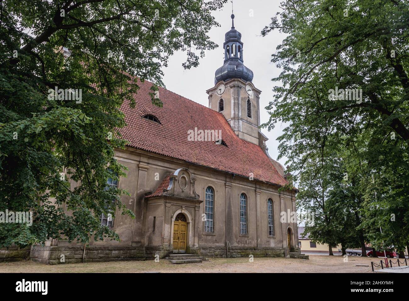 La antigua iglesia evangélica neobarroco Obrzycko desde 1911 en la ciudad ubicada en el condado de Szamotuly, Mayor voivodato de Polonia, Polonia. Foto de stock
