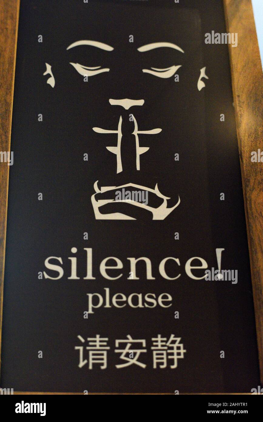 Signo de silencio dentro de un spa masaje en Siem Reap, Camboya,Sur de Esat de Asia. Foto de stock