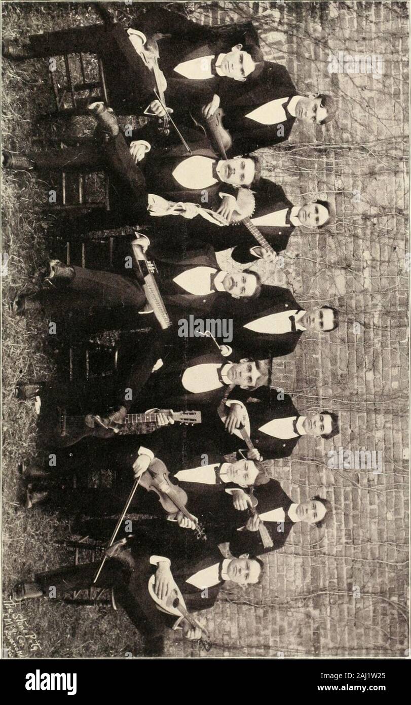 Echo Colonial, 1899 . College Glee Club y mandolín. Vocal. M. M. Fisl Tinor  TiNsi.KV. K. W. Trigo primer tenor. B. P. Poij.ARi) primer tenor. T. J.  Stubbs segundo tenor. P. C.