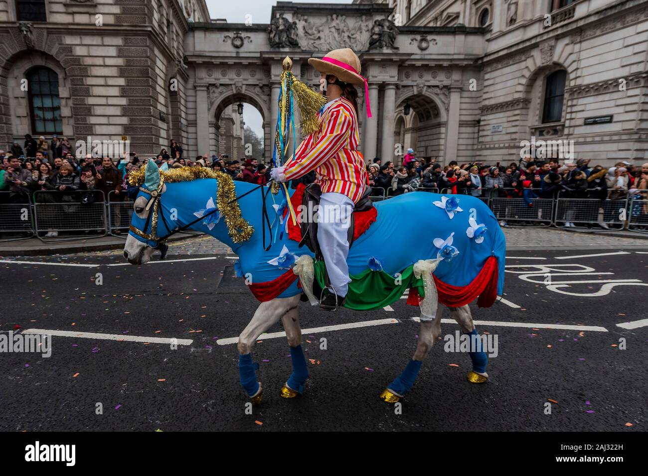 Todos los caballos Queen's de Londres;El Desfile del Día de Año Nuevo marca el inicio del nuevo año, 2020. Foto de stock