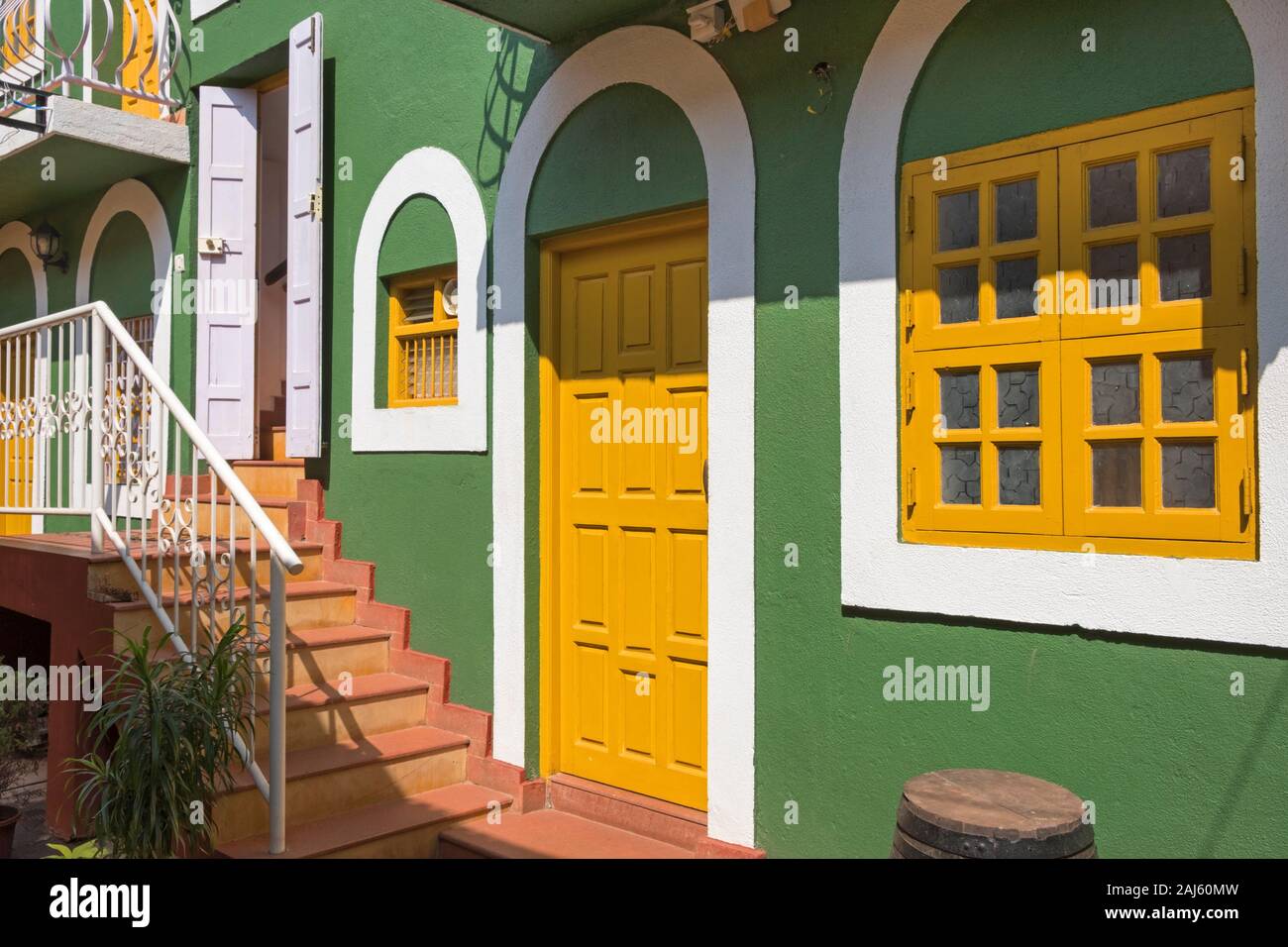 Colorido guesthouse Fontainhas Panjim Goa, India Foto de stock