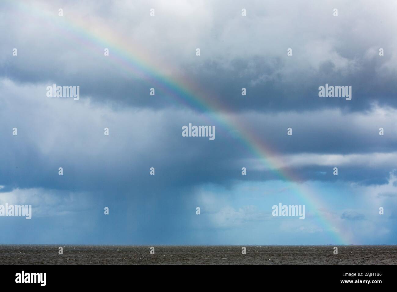 Regenbogen, Regenwolken, Himmel, Wattenmeer, Keitum, Sylt Foto de stock