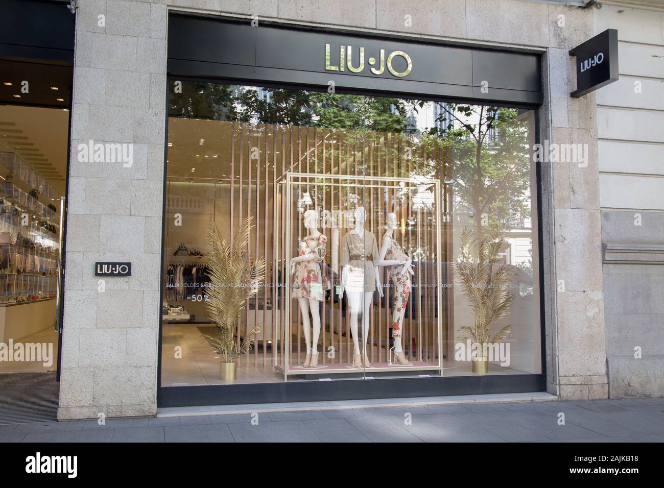 nadar amplio Bronceado Liu Jo Store, la Calle Serrano, Madrid, España Fotografía de stock - Alamy