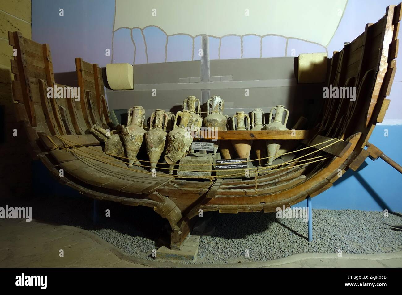 Antike im Fundstücke Schiffswrackmuseum des Kastells, Kyrenia/Girne, Türkische Republik Nordzypern Foto de stock