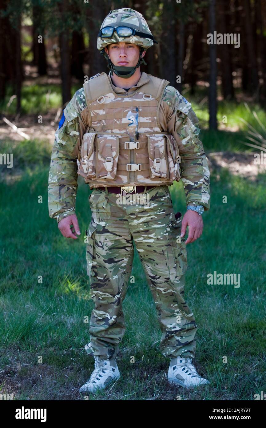 El nuevo uniforme del ejército para ser distribuidos a en acción en 2010 con el nuevo 'todo diseño de camuflaje Fotografía de stock -