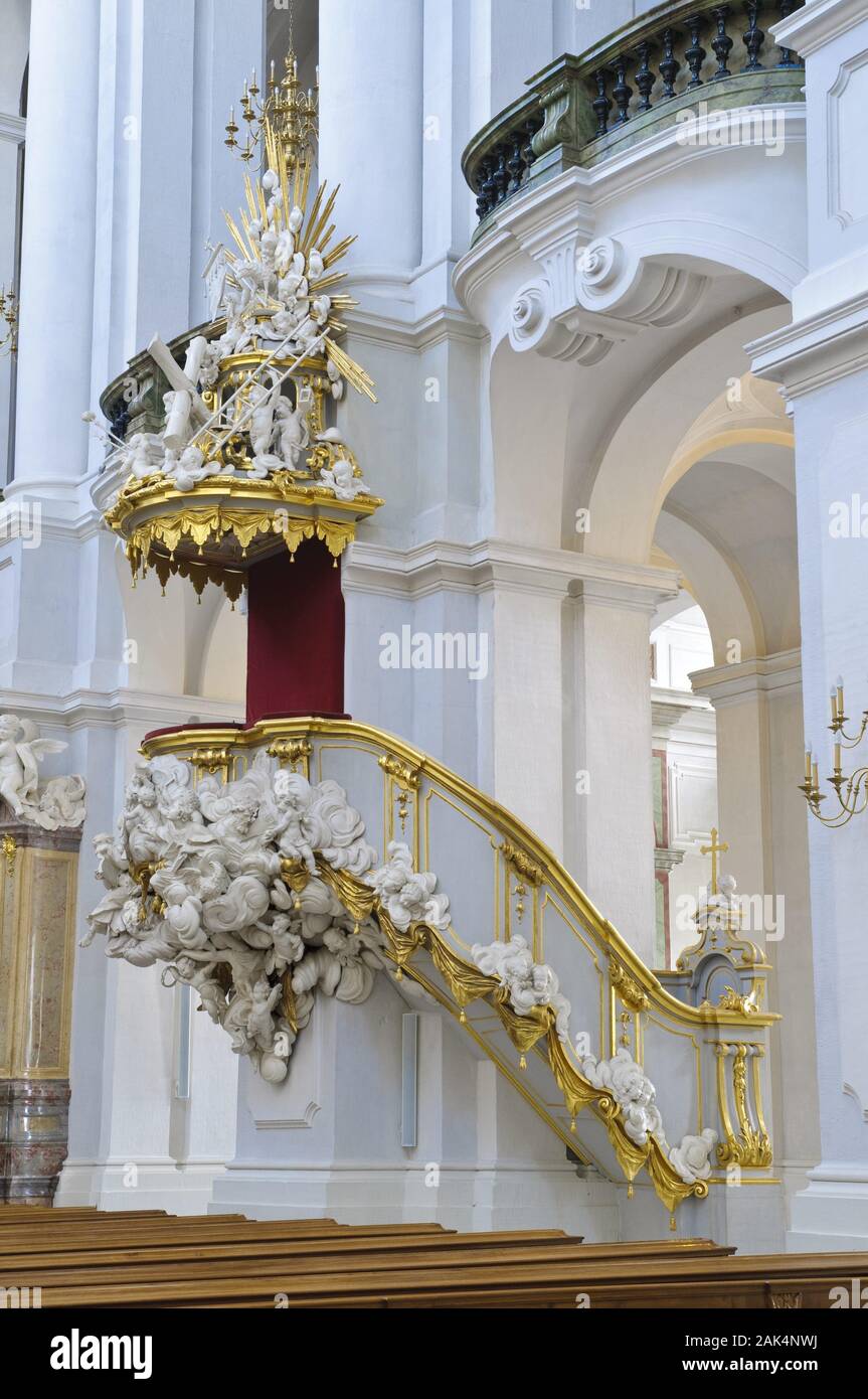 Kanzel von Balthasar Permoser in der Kathedrale St. Trinitatis, Dresden | uso en todo el mundo Foto de stock