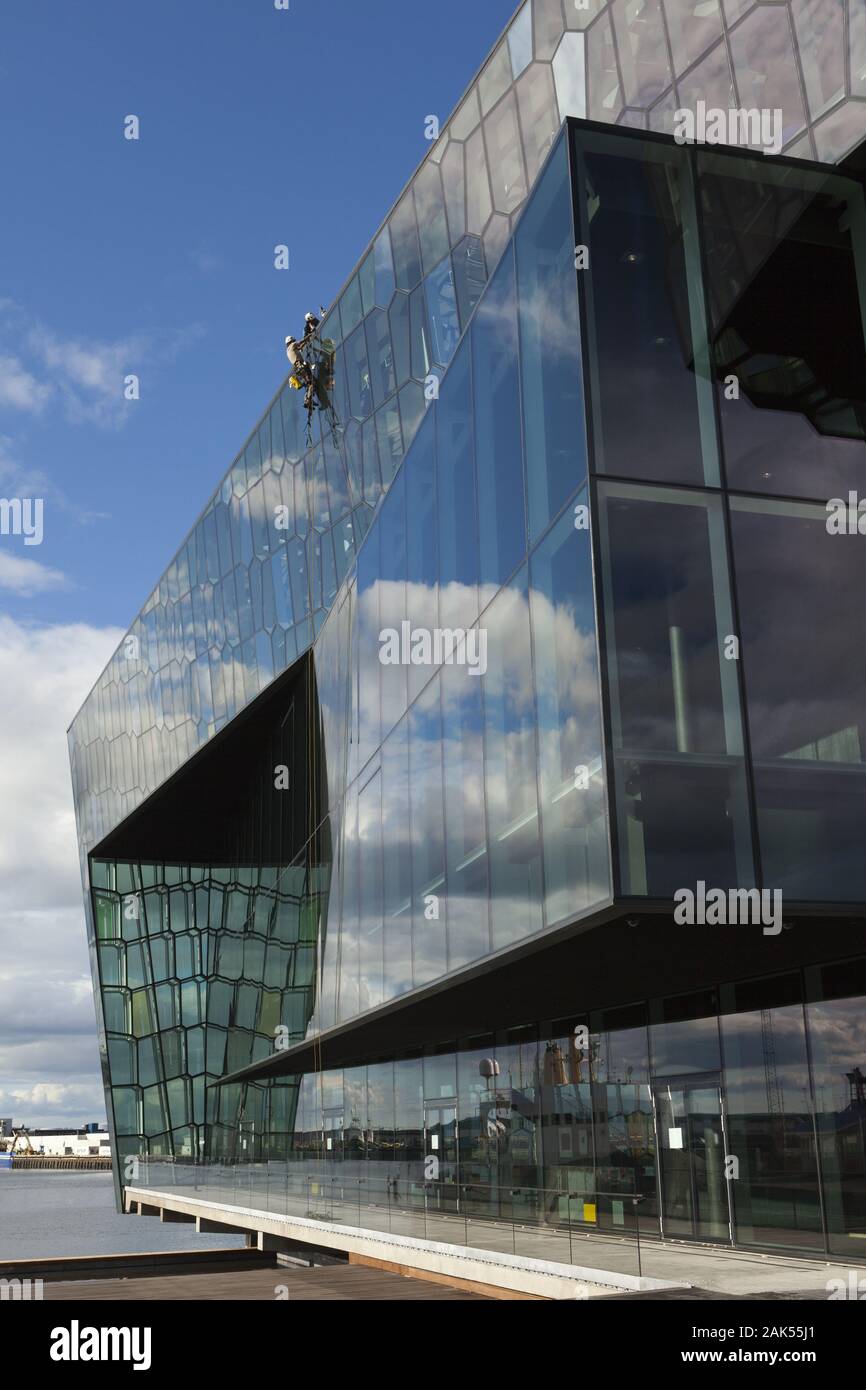 Reykjavik: "Harpa", Opern- und Konzerthaus am Hafen, Isla | mundial de uso Foto de stock