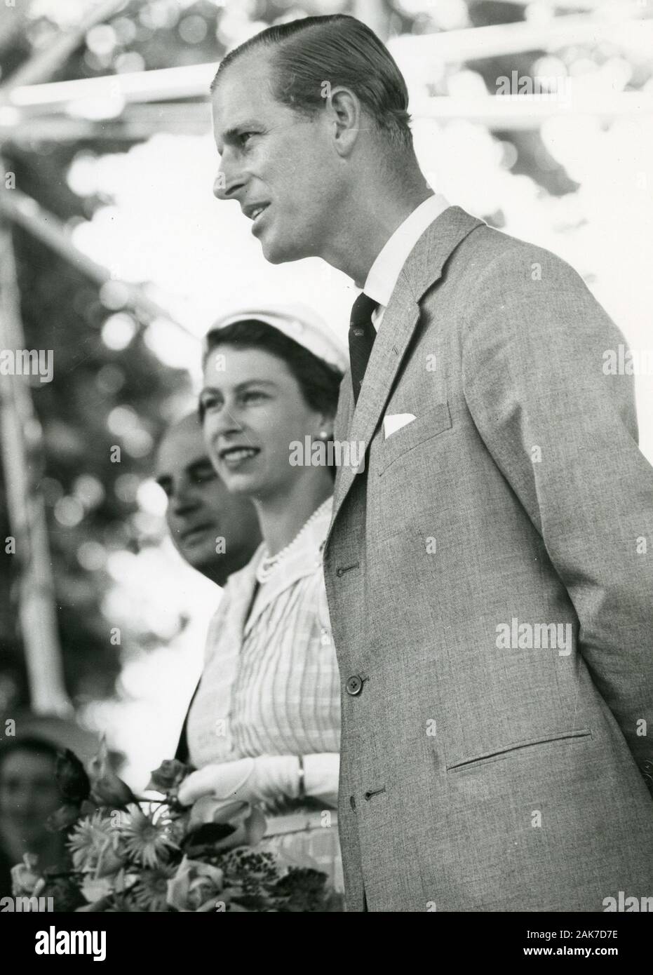 El príncipe Felipe, Duque de Edimburgo, con la reina Isabel !! En una visita a Nueva Zelandia en 1954 Foto de stock