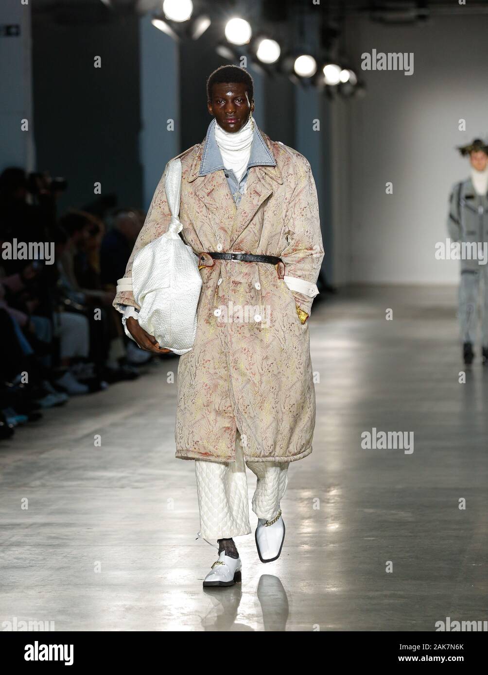 Londres, Reino Unido. 5 de enero, 2020. Diseñador de moda, ropa de hombre  coreano Hyun-min han presentando su marca de moda durante la semana de la  Moda de Londres MÜNN Mens AW2020