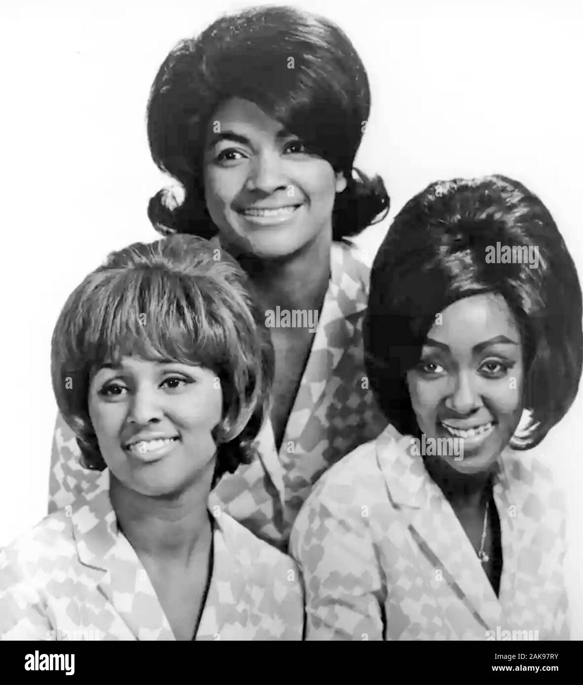 Las flores foto promocional de American Girl Group en 1966. Desde la izquierda: Darlene Love, James Fanita, Jean Rey Foto de stock