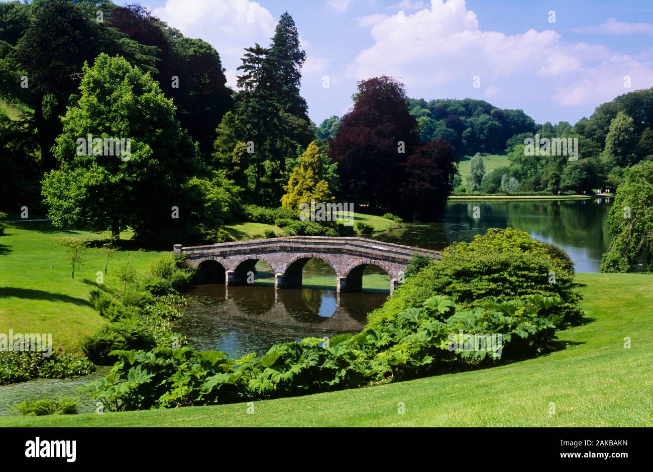 Bridge, Stourhead Garden, Wiltshire, Inglaterra, Reino Unido Foto de stock