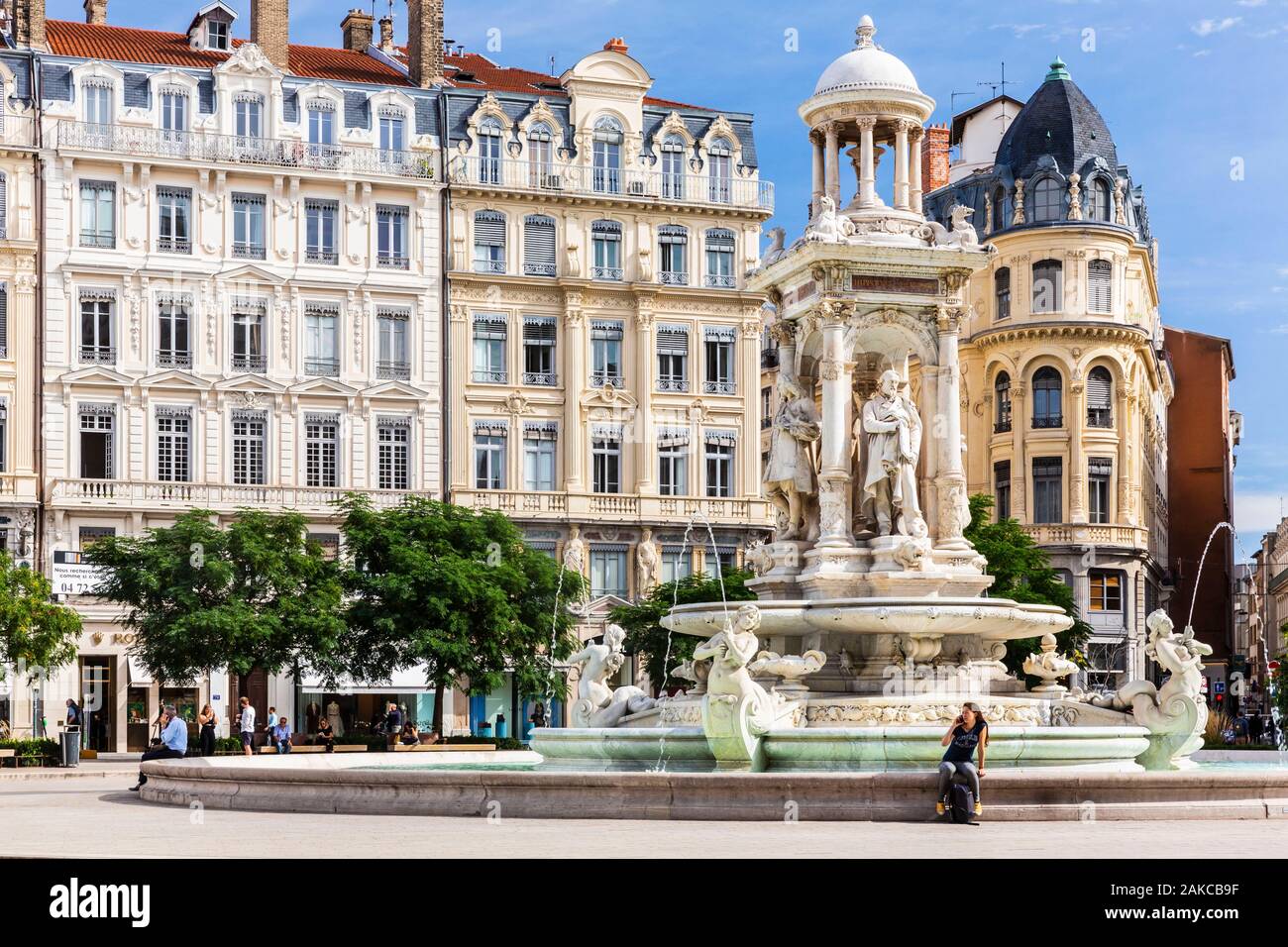 Francia, Ródano, Lyon, sitio histórico catalogado como Patrimonio Mundial por la UNESCO, Cordeliers district, la fuente de la Place des Jacobins Foto de stock