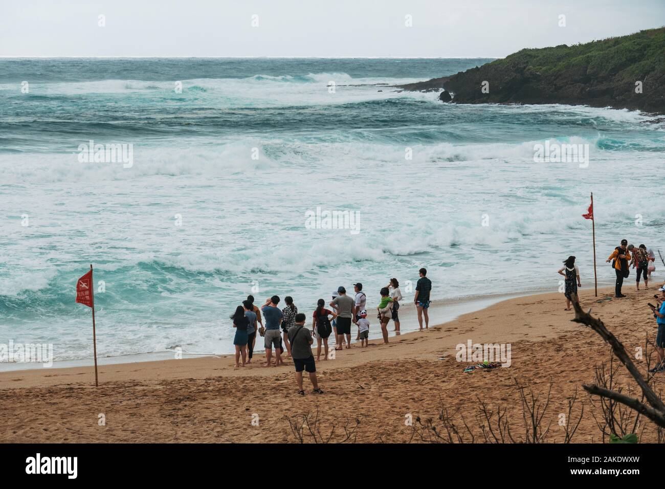 Los turistas de Baisha Beach (Bai Sha wa), en el sur de Taiwán utilizados en el rodaje de la película La vida de Pi, por el cineasta taiwanés Ang Lee Foto de stock