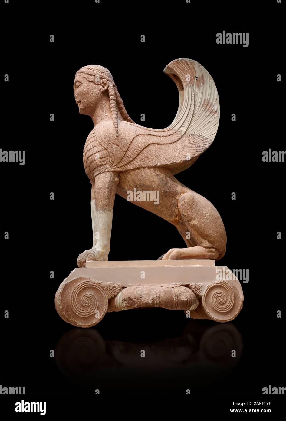Escultura arcaica griega fotografías e imágenes de alta resolución - Alamy