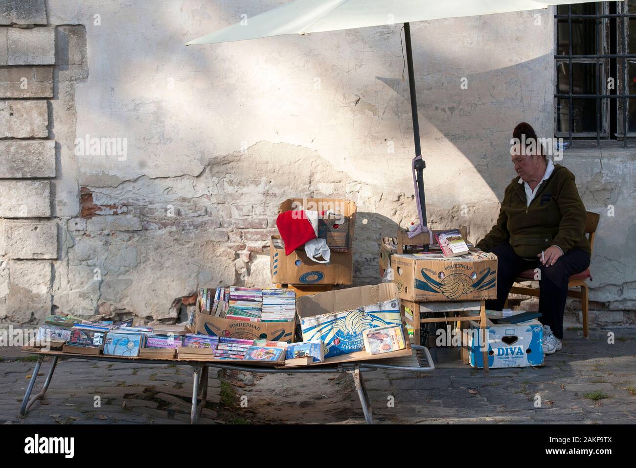 Mano y libros fotografías imágenes de alta resolución Página 2 Alamy