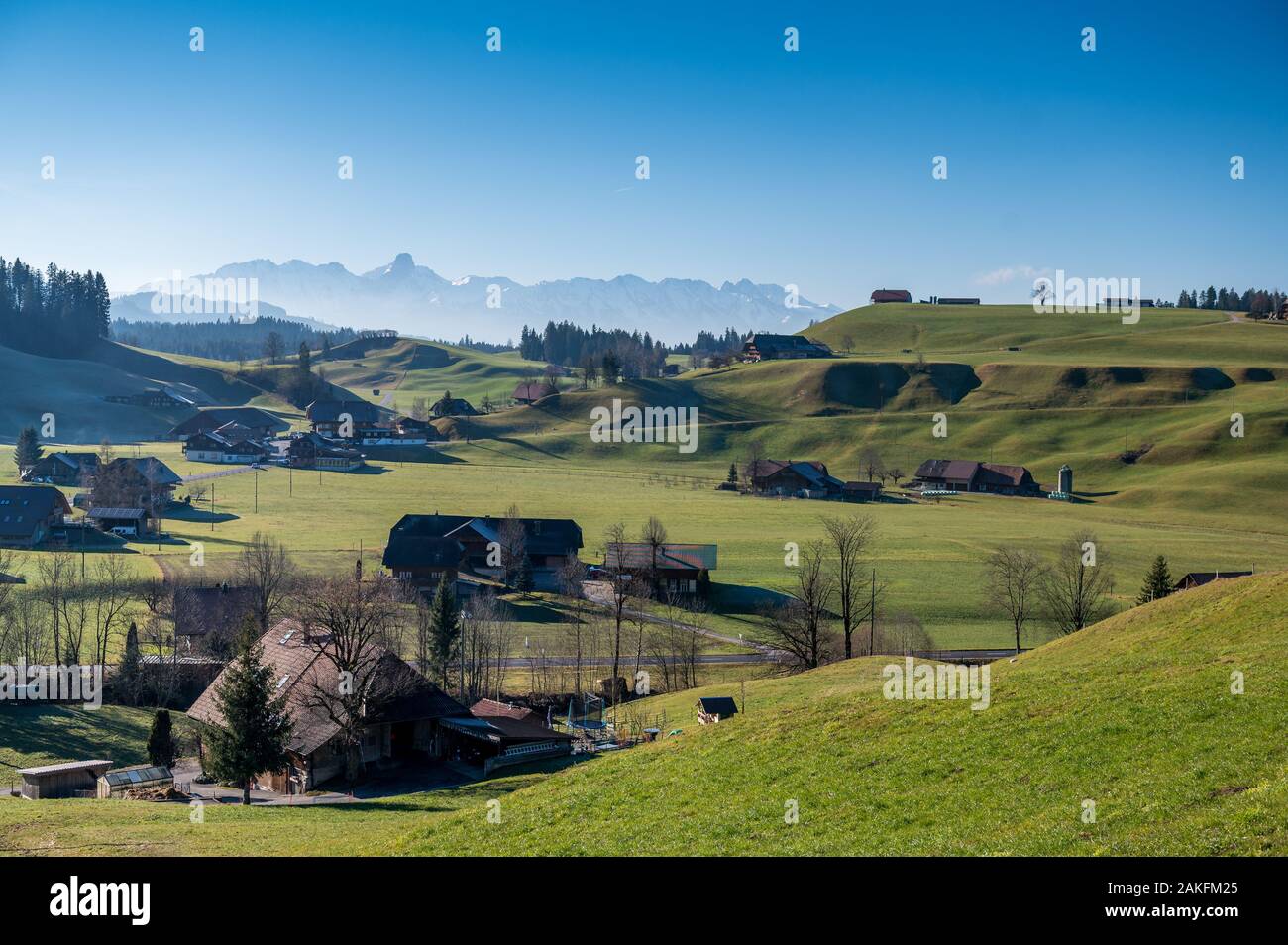 Vista de Stockhorn - y Oberei Süderen en Emmental Foto de stock