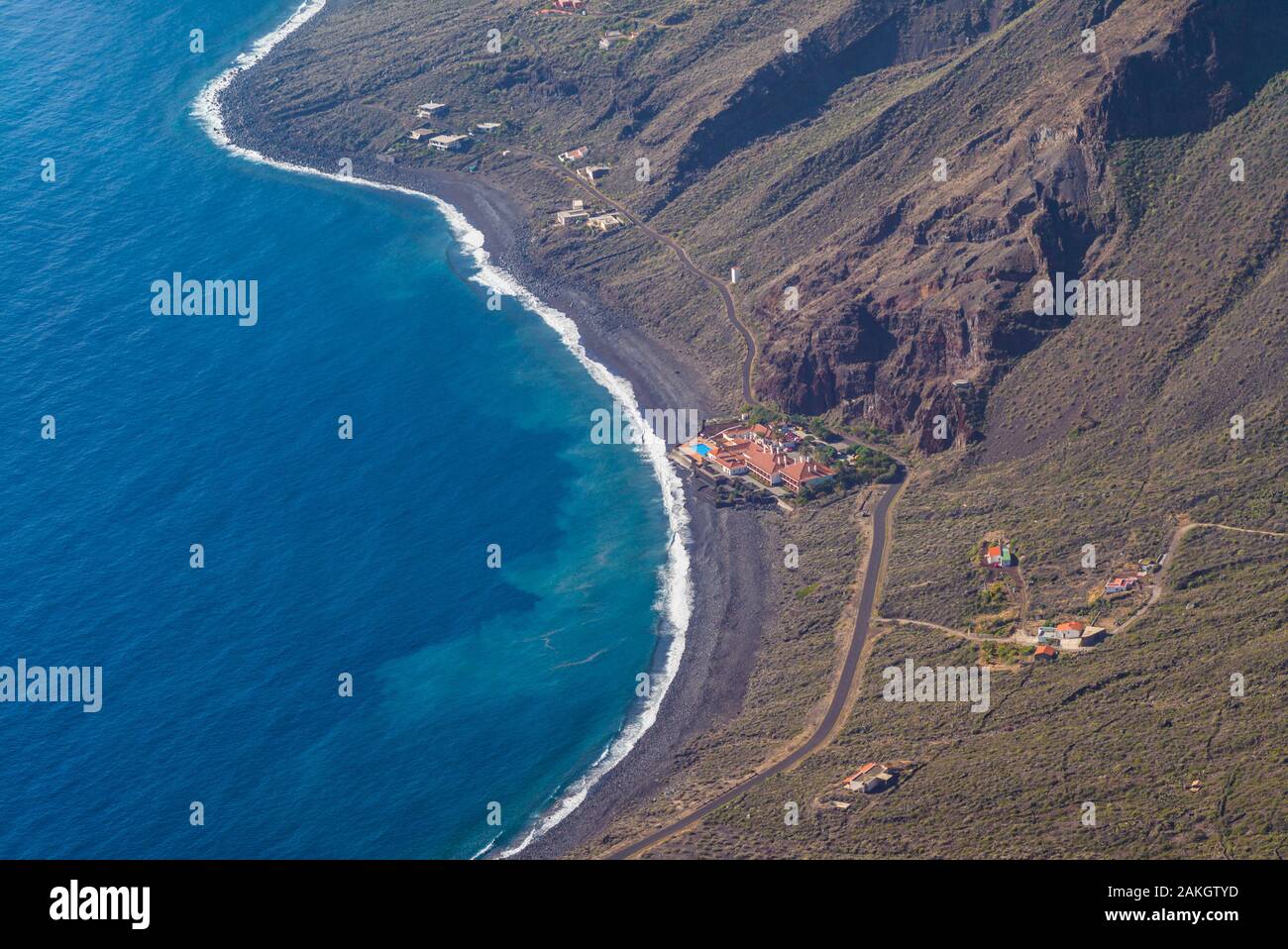 España, Islas Canarias, la isla de El Hierro, Mirador de Isora, elevó la  vista de la costa oriental y el Parador Nacional Fotografía de stock - Alamy