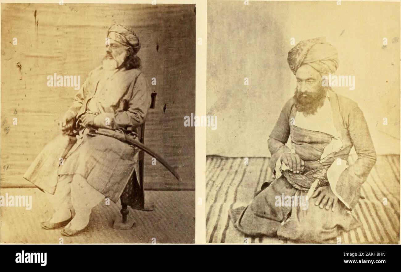 El pueblo de la India: una serie de ilustraciones fotográficas, con serigrafía descriptiva, de las razas y tribus de Hindustan . nd contra theBarukzyes, quien lo expulsó del país. Shah Zada, o el príncipe, Jumboor,es de la familia real Suddoozye, y su familia, como Nawabs de Tauk y DehraIsmael Khan, originalmente fueron virreyes de esa porción del territorio Kabool.Los Sikhs les privó de poder; pero tienen considerables, orestates jahgeers, bajo el Gobierno británico. OoUa Hyat Khan es una persona de rango enla clan. Ambos son ahora los exiliados, y residir dentro de los territorios británicos. U Foto de stock