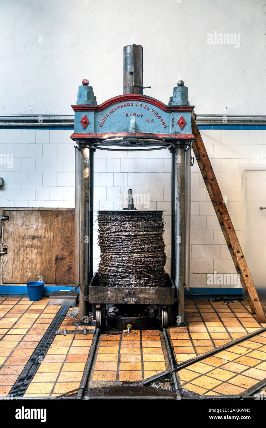 Máquina de prensa de aceite fotografías e imágenes de alta resolución -  Alamy