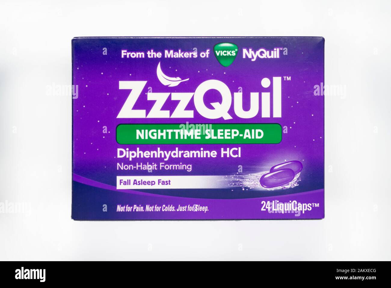 Ayuda de sueño nocturno ZZZQuil Difenhidramina HCL gel caps Foto de stock