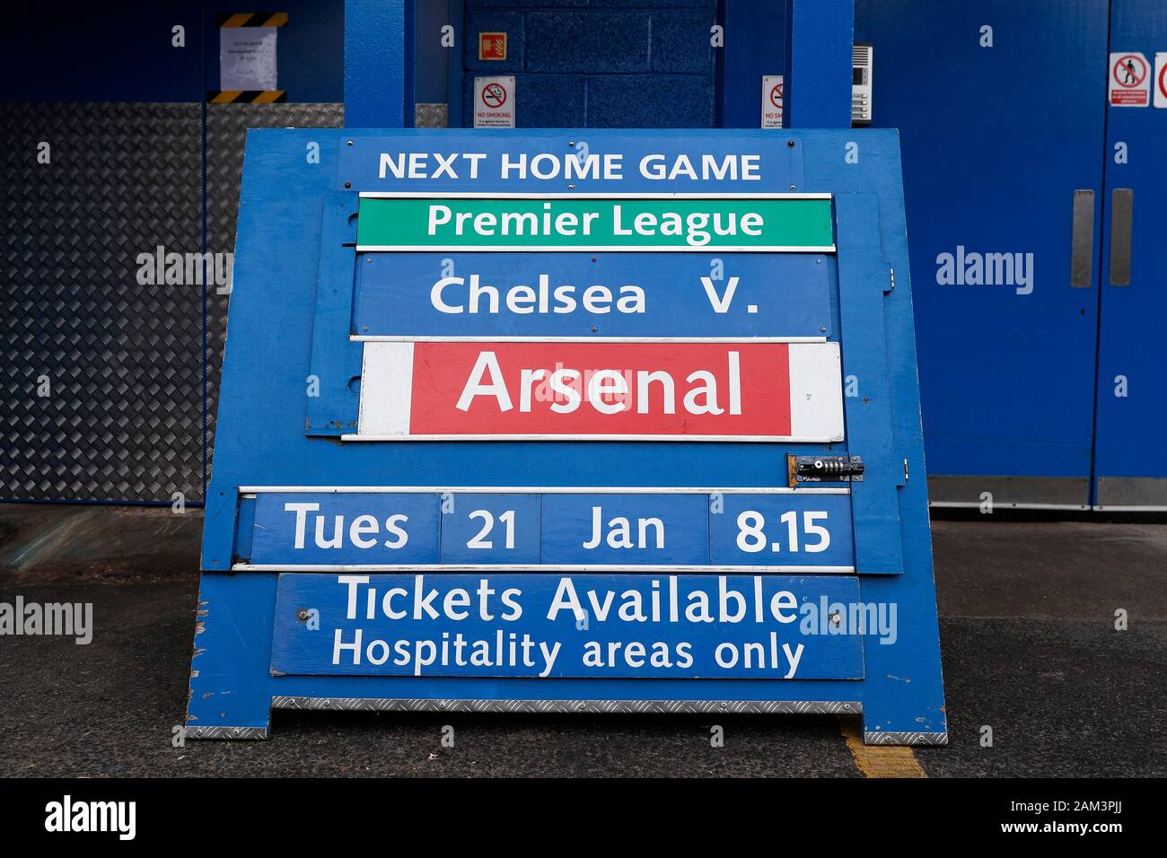 Stamford Bridge, Londres, Reino Unido. 11 ene, 2020. La Liga inglesa de  fútbol, Chelsea Burnley versus; vallas publicitarias Chelsea el próximo  partido en casa con el Chelsea frente al Arsenal el martes