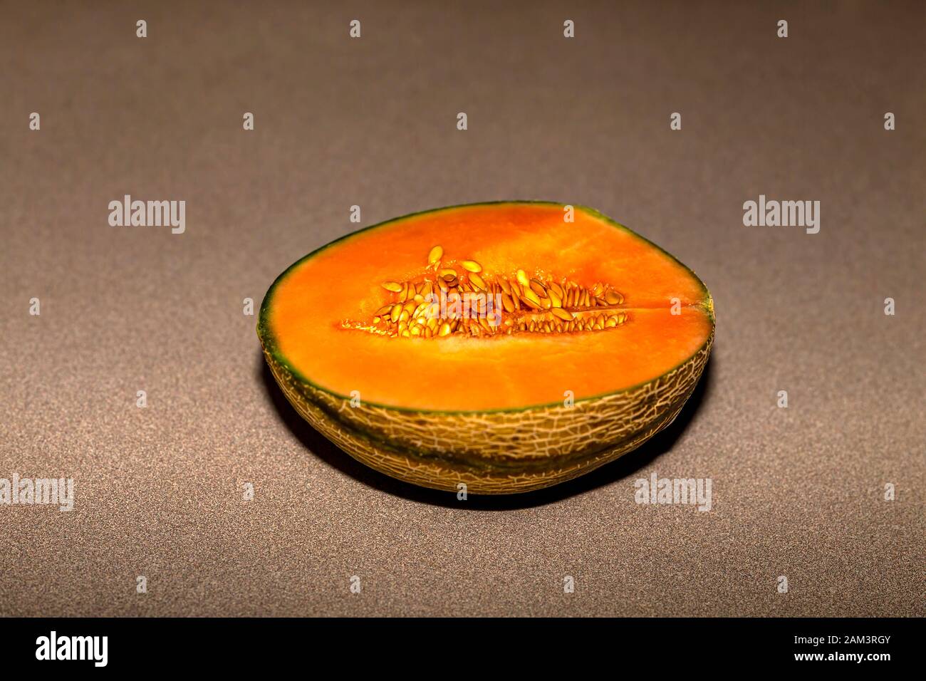 La mitad del melón de Charentais de América del Norte . El melón