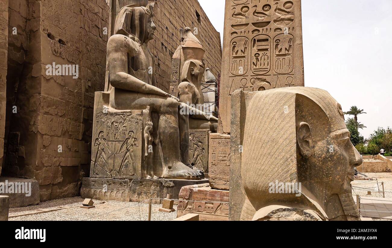 Estatuas en frente de Luxor Temple.Ancient Monumentos, Paisajes, Naturaleza de Egipto Foto de stock