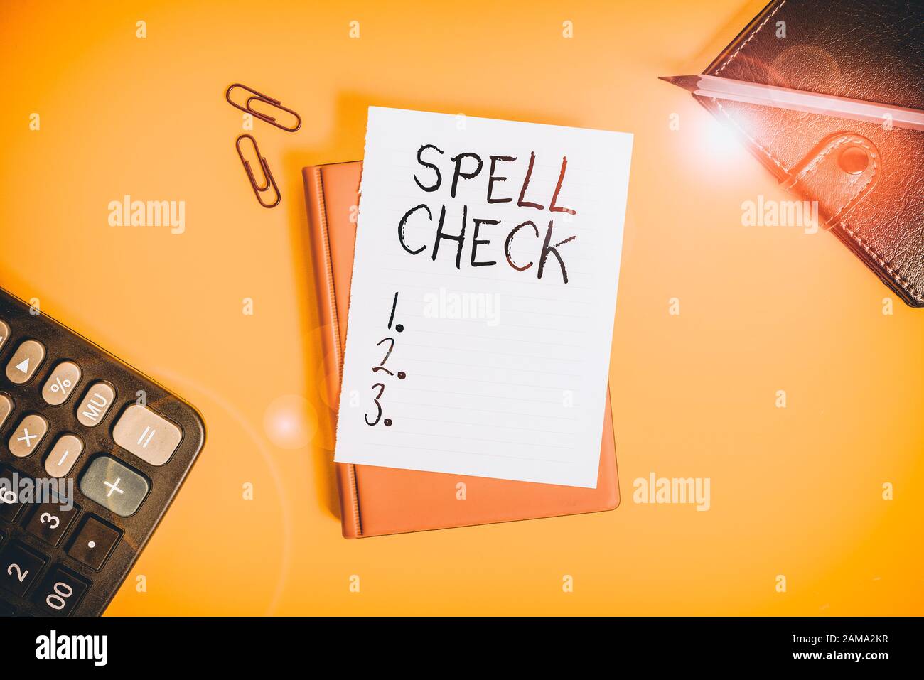 Texto mostrando signos de Ortografía. Exhibición fotográfica de