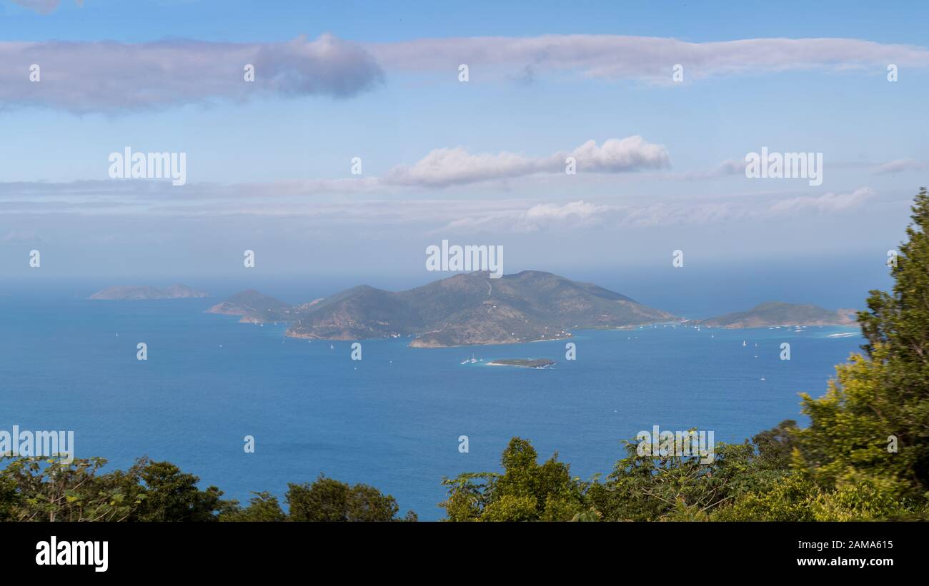Panorama del Caribe desde la montaña Sage en las Islas Vírgenes Británicas Foto de stock