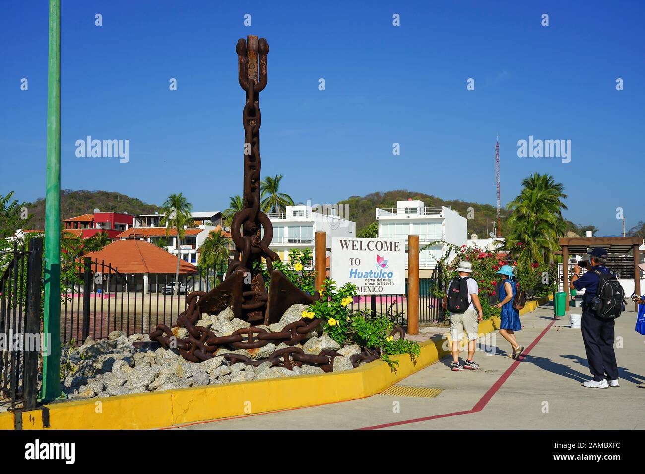 Muelle de Crucero y resort de Vista de Huatulco Bays de Huatulco, México, Bahía L'Entrega, Bahias de Huatulco, Oaxaca, Playa Santa Cruz Foto de stock