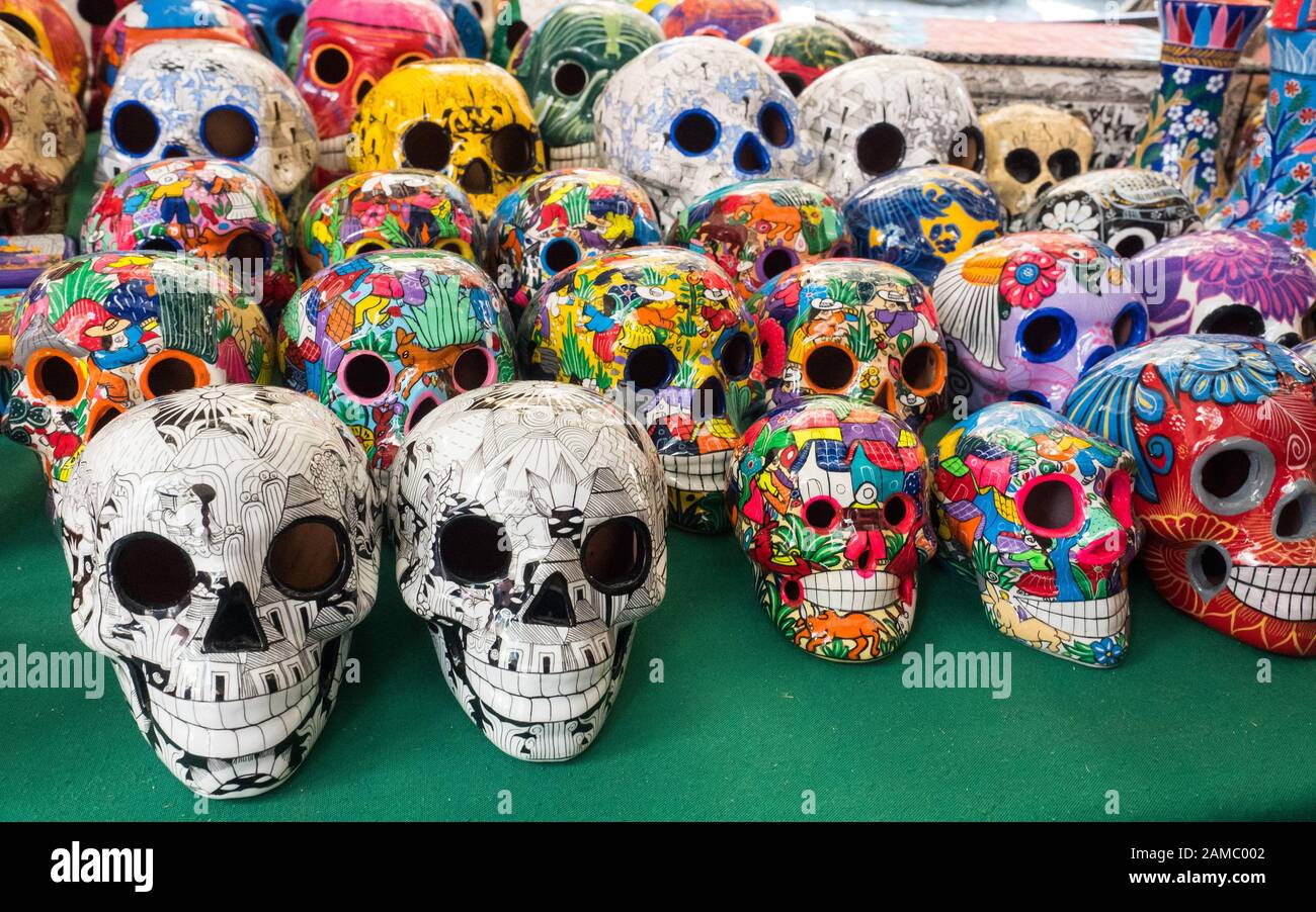 Disturbio Autor Horror Calaveras mexicanas fotografías e imágenes de alta resolución - Alamy