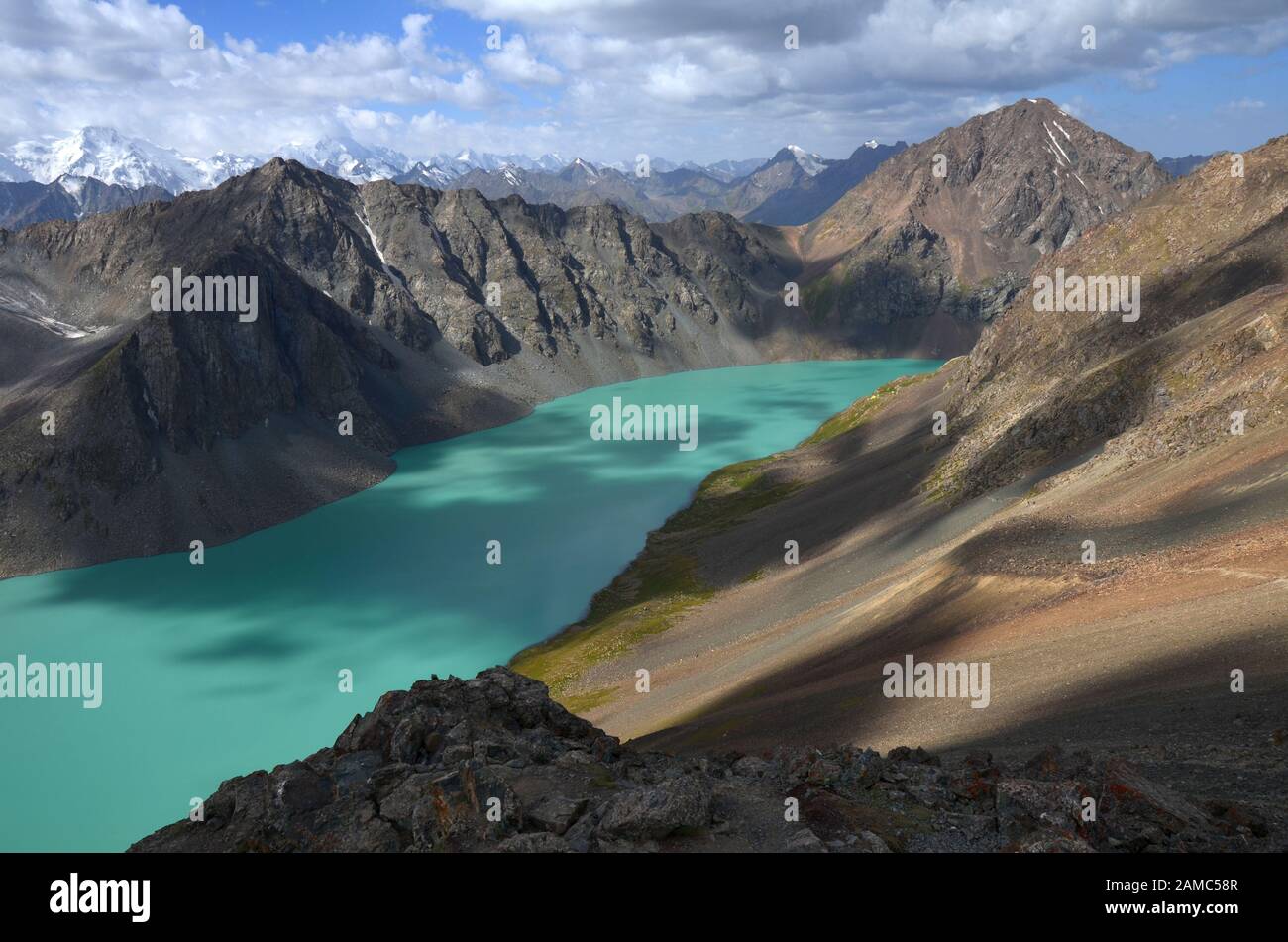 Lago Ala Kul Visto Desde El Paso Ala Kul, Kirguistán Foto de stock
