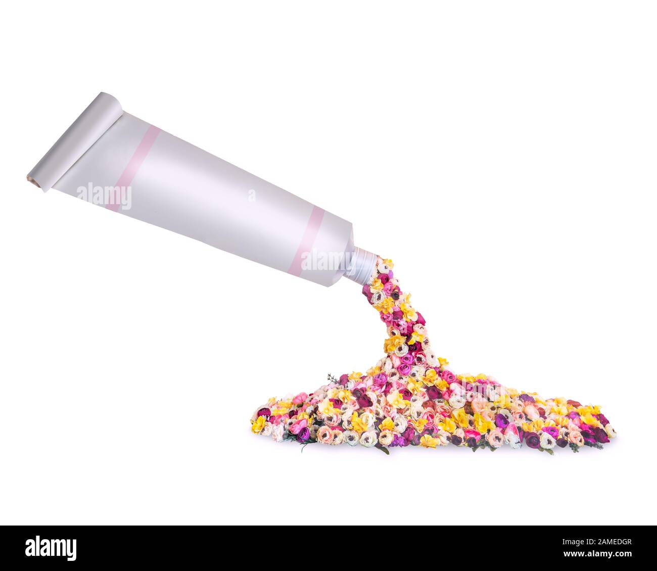 Tubo de plástico con flores de colores Mock-Up aislado sobre fondo blanco Foto de stock