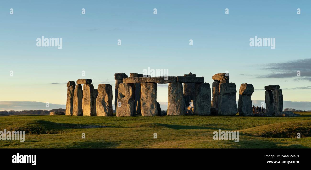 Stonehenge al amanecer. Foto de stock