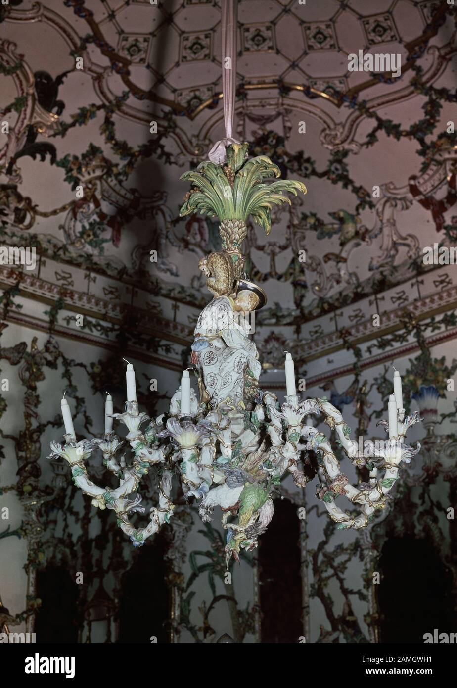 DESVÍO DEL DESVÍO DE PORCELANAS - REALIZADO ENTRE 1763/1765 - DESVÍO DE LA LAMPARA. Autor: Giuseppe GRICCI. UBICACIÓN: PALACIO REAL-INTERIOR. ARANJUEZ. MADRID. ESPAÑA. Foto de stock