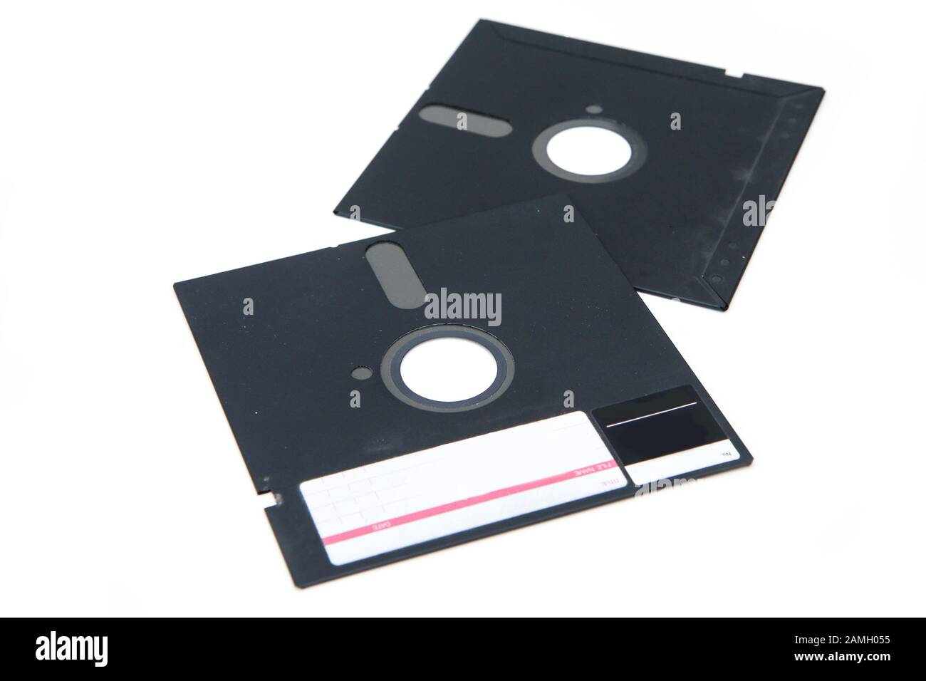 El antiguo disquete retro PC 5 y 1/4 aislado sobre fondo blanco Fotografía  de stock - Alamy