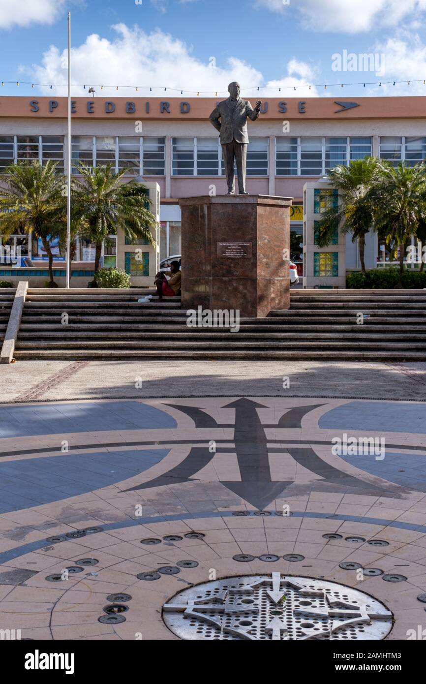 La Plaza de la independencia, Errol Barrow estatua, Bridgetown, Barbados, Indias Occidentales, el Caribe Foto de stock