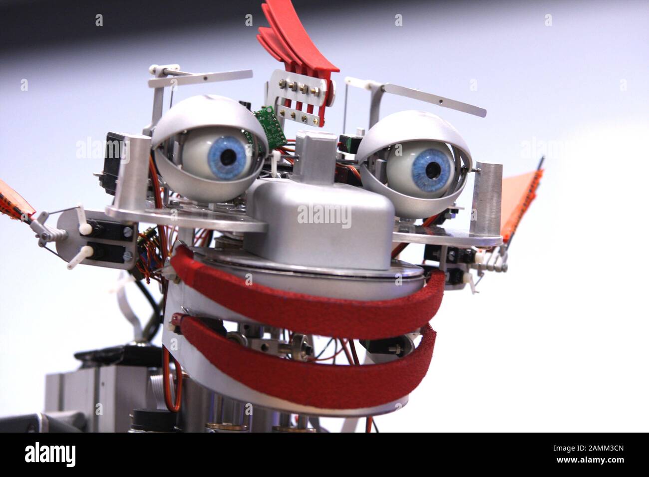 Robot Eddie, que fue desarrollado como parte del proyecto de clúster de  excelencia nacional CoTeSys, en la Universidad Técnica de Munich (TUM).  [traducción automática] Fotografía de stock - Alamy