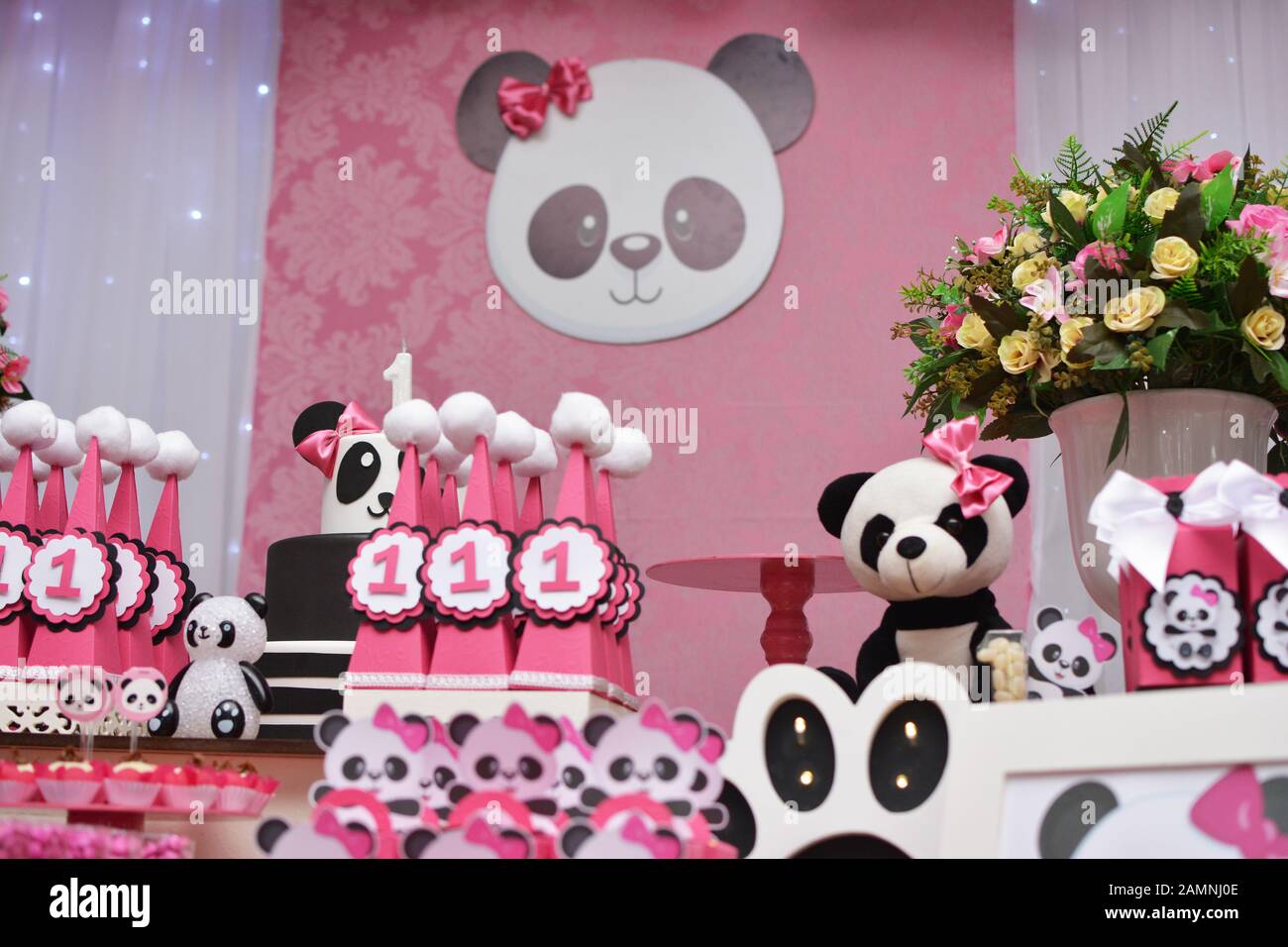 Niña cumpleaños fiesta decoración detalle tema Panda. Maravillosos