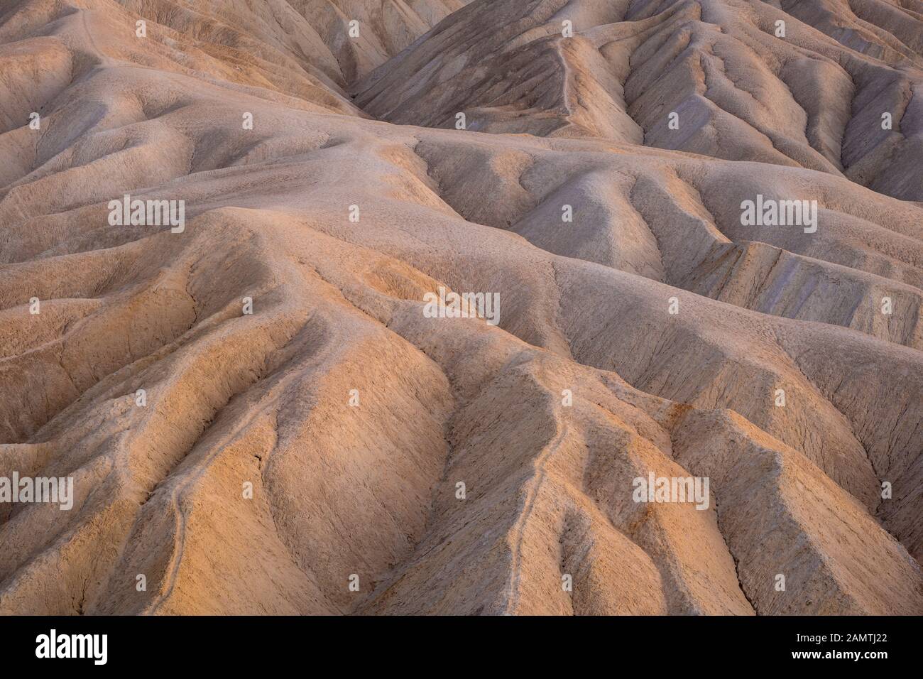 Zabriskie Point badlands, el Parque Nacional Valle de la Muerte, California. Foto de stock