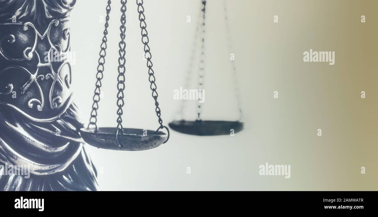 Escalas de justicia una imagen legal de la ley y del cumplimiento de la ley. Foto de stock