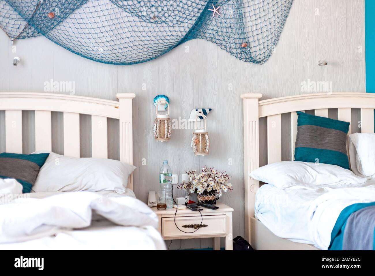 Ropa de cama usada fotografías e imágenes de alta resolución - Alamy