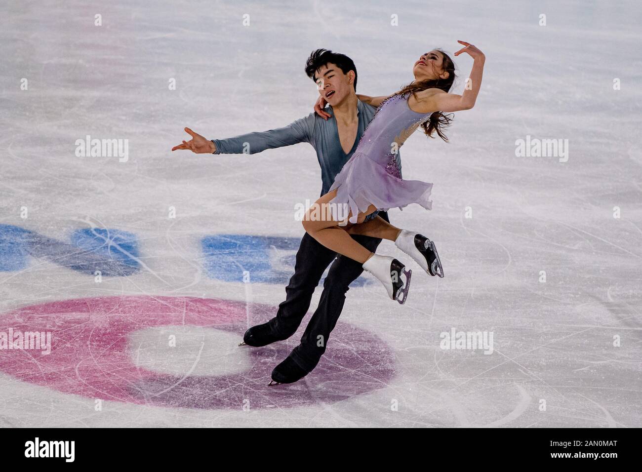 SUIZA. 15 enero de 2020 WOLFKOSTIN Katarina / CHEN Jeffrey - Determinación de equipo (EE.UU.) competir en la figura Skating -Equipo mixto de NOC patinaje sobre hielo durante los Juegos