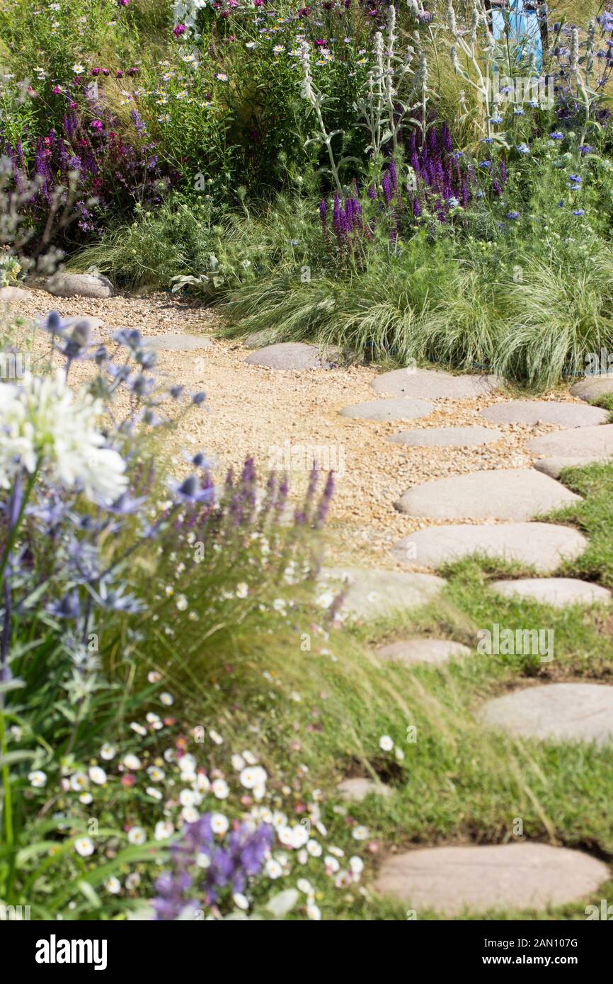 El jardín ECOVER POR MATTHEW CHILDS RHS Hampton Court Flower Show BEST IN SHOW y ganador de medalla de oro Foto de stock