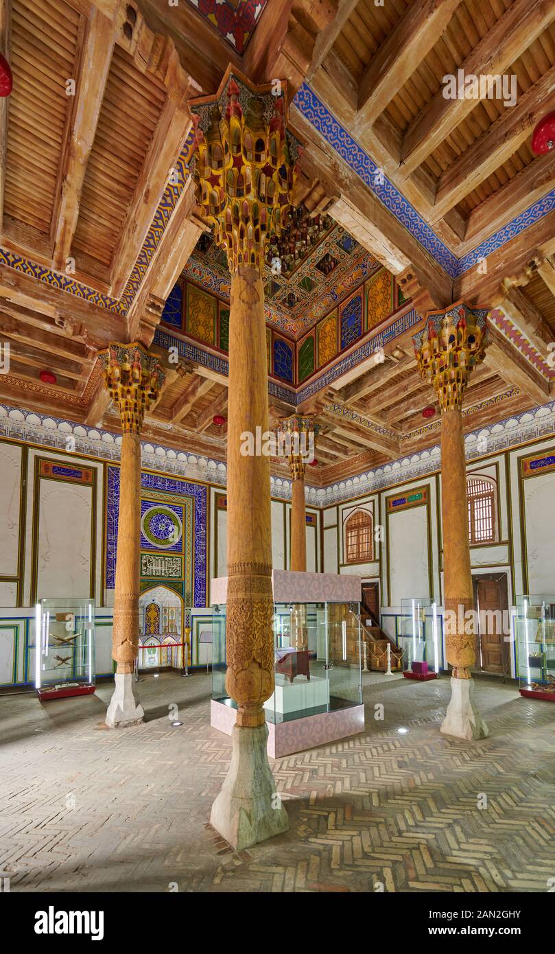 Interior de la mezquita de la ciudadela de filmación y la fortaleza del Arca, Bukhara, Uzbekistán, en Asia Central Foto de stock